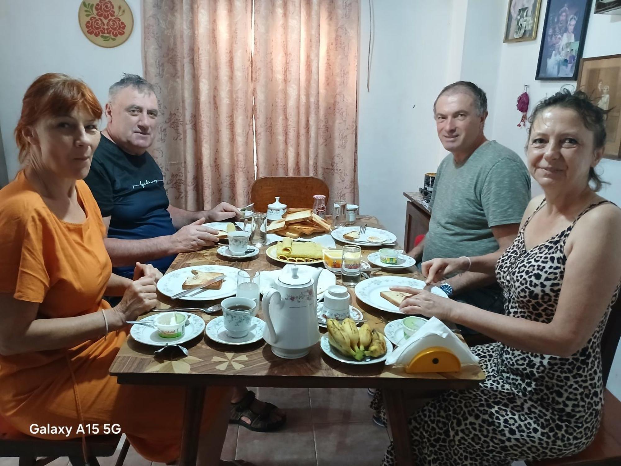 Raja174 Homestay Канди Екстериор снимка