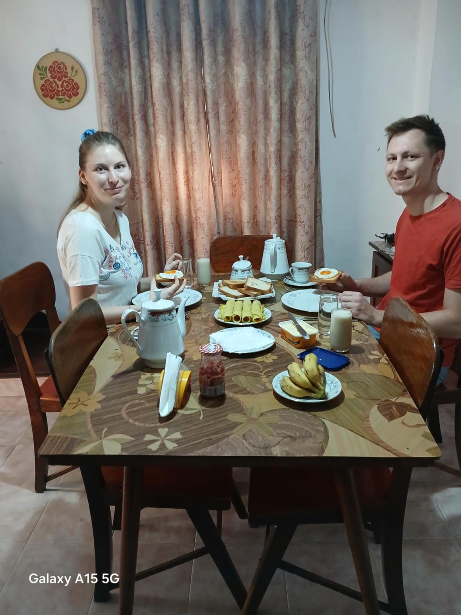 Raja174 Homestay Канди Екстериор снимка